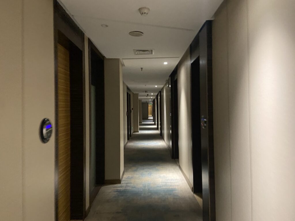 ホテル内の通路